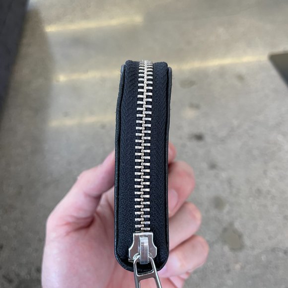 NWT ZADIG & VOLTAIRE SIGNATURE WING LOGO ALL AROUND ZIPPERED MINI WALLET - Picture 7 of 10